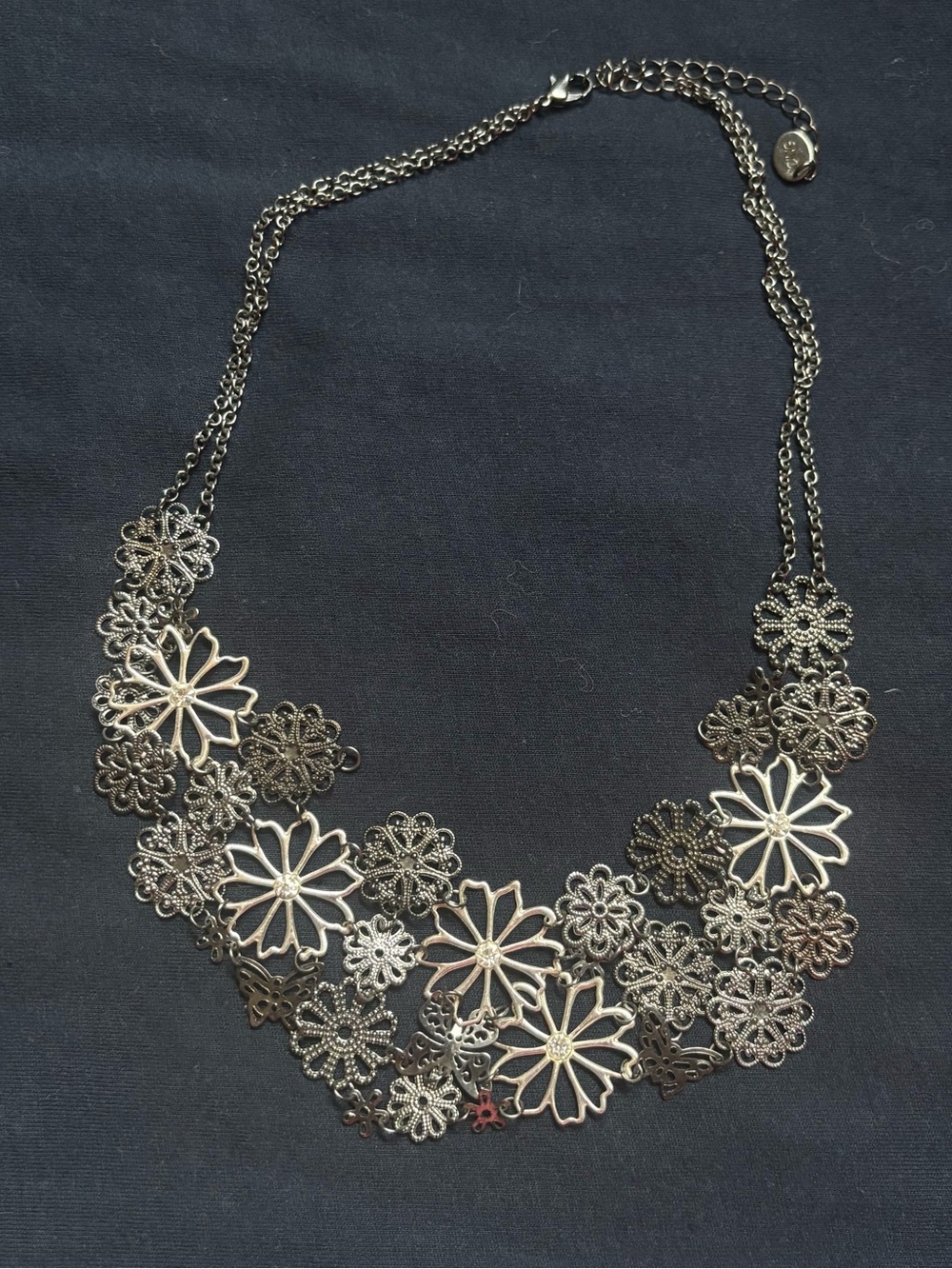 Delicate Floral Filigree Statement Necklace - Silver